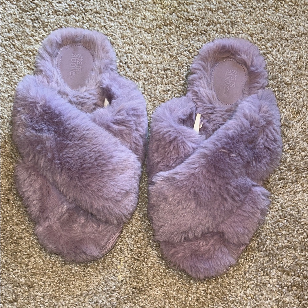 Stars Above Women's Plush Lavender Slippers
